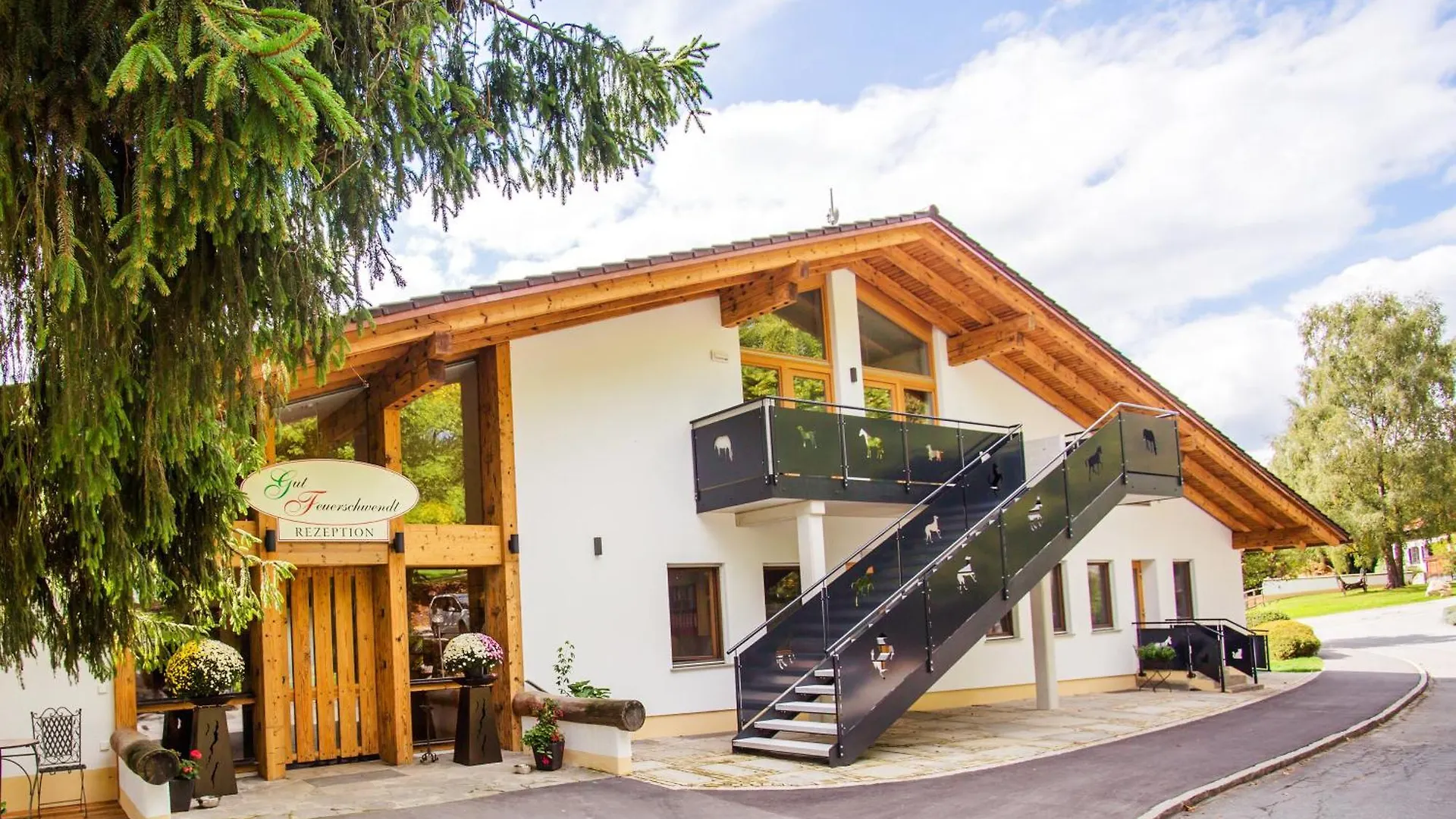 Gutshotel Feuerschwendt - Urlaub Mit Hund Neukirchen vorm Wald